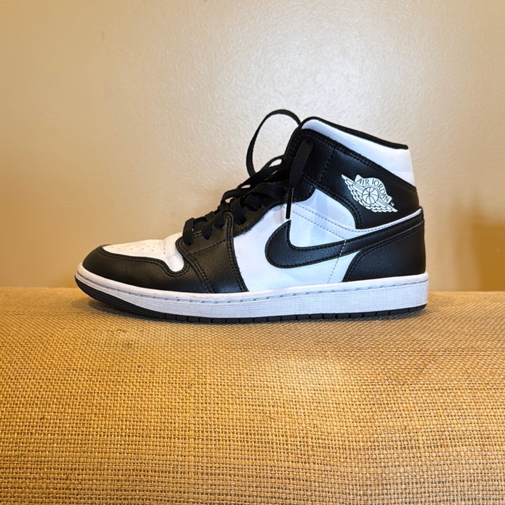 Nike Air Jordan Black and White Sneakers | women’s size 9